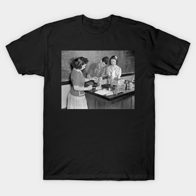 Chemistry Class, 1943. Vintage Photo T-Shirt by historyphoto